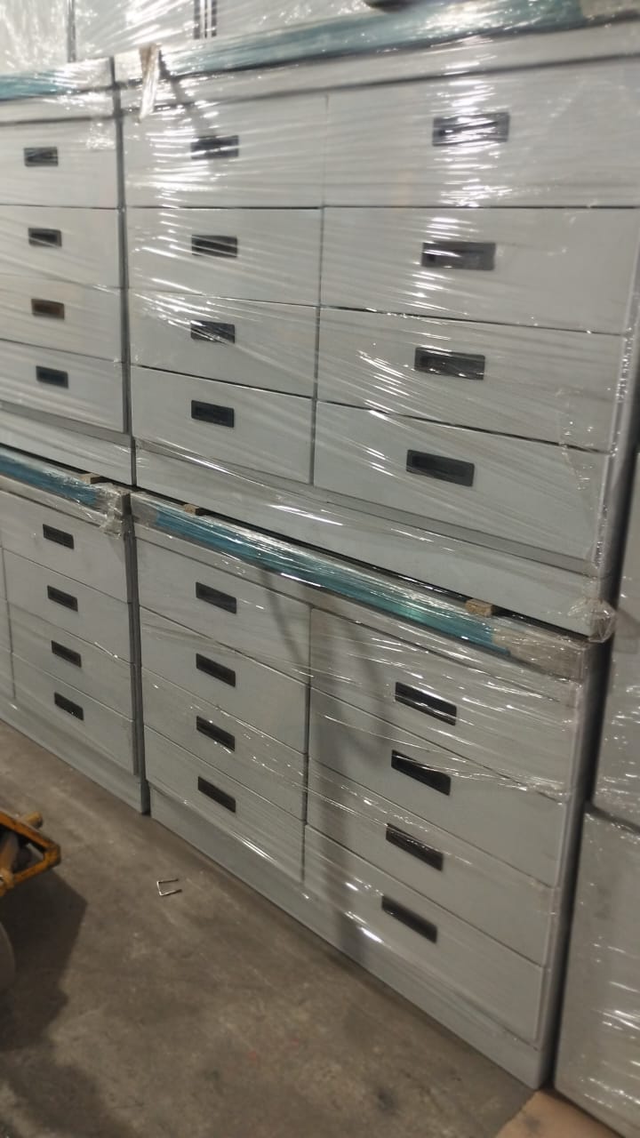 Lote de archiveros listos para despacho